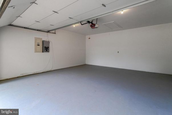 Garage, Interior