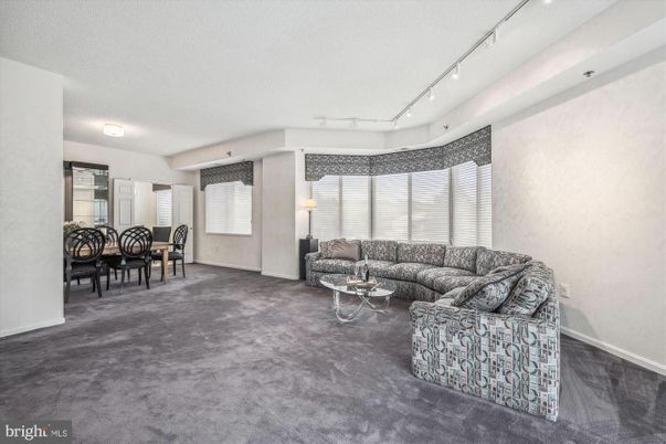 Dining room, Interior, Living room, Recessed Lighting