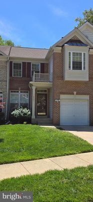 Attached, Exterior, Facade, Brick Facade, Split Level