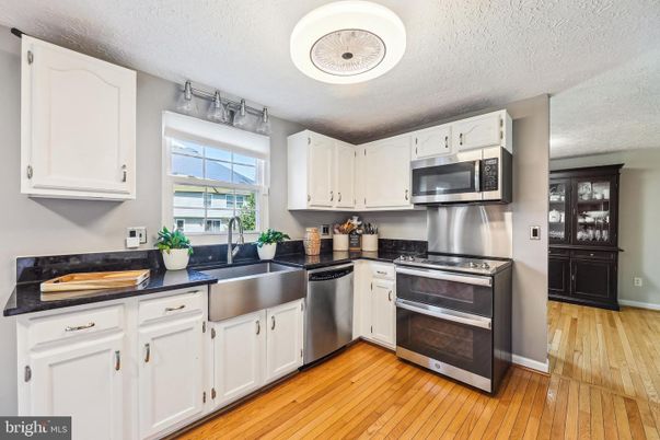 Interior, Kitchen, Stainless Steel Appliances, Wood Texture Flooring