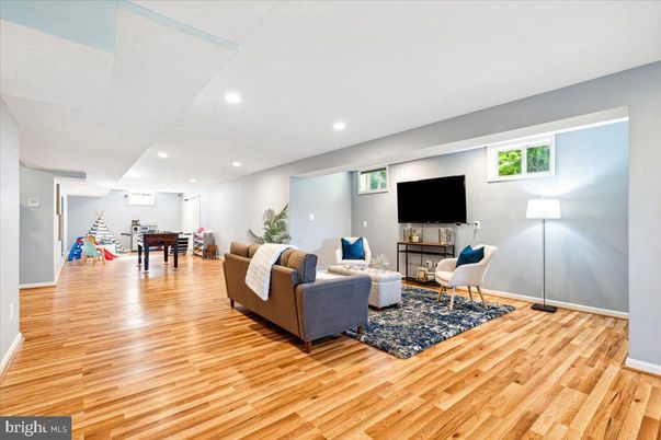 Billiard Table, Game Room, Interior, Living room, Recessed Lighting, Wood Texture Flooring