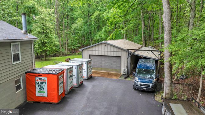 Detached Garage, Exterior