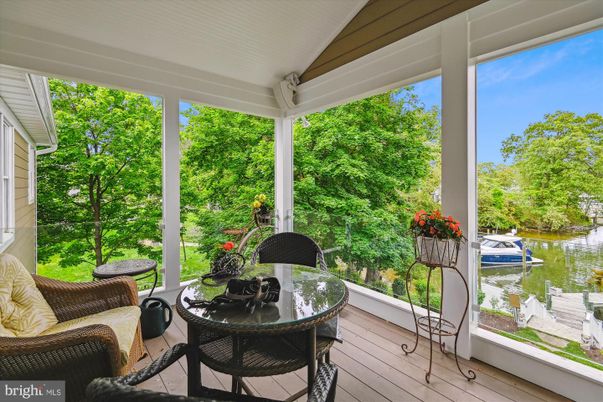 Interior, Sun Room, Water