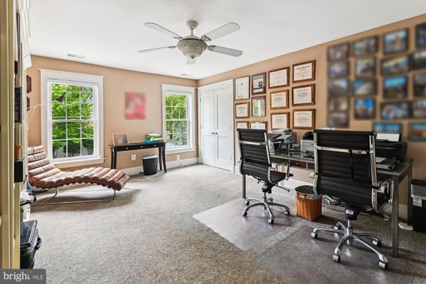 Home Office, Interior