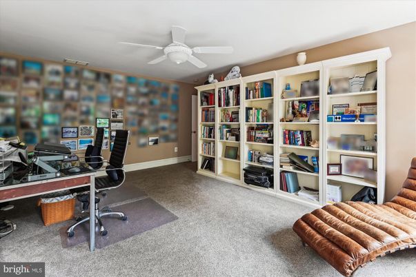 Home Office, Interior