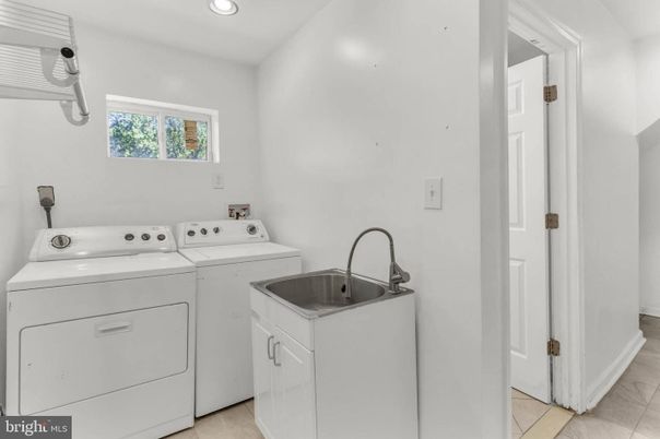Interior, Recessed Lighting, Utility Closets, Washer