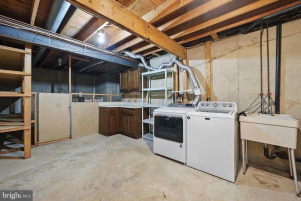 Interior, Washer, Wooden Beams, Wooden Ceilings