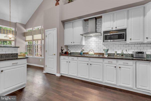 Interior, Kitchen, Pendant Lights, Wood Texture Flooring