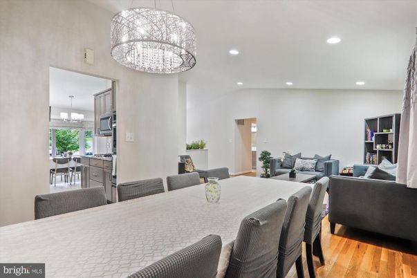 Chandelier, Dining room, Interior, Living room, Pendant Lights, Recessed Lighting, Wood Texture Flooring