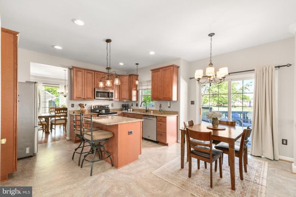 Chandelier, Dining room, Interior, Kitchen, Pendant Lights, Recessed Lighting, Stainless Steel Appliances