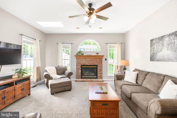 Fireplace, Interior, Living room, Recessed Lighting