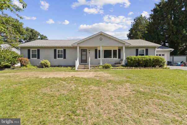 Backyard, Exterior, Facade, Ranch
