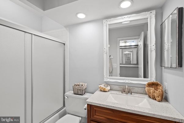 Bathroom, Interior, Recessed Lighting