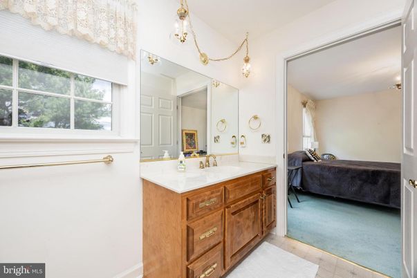Bathroom, Interior, Pendant Lights