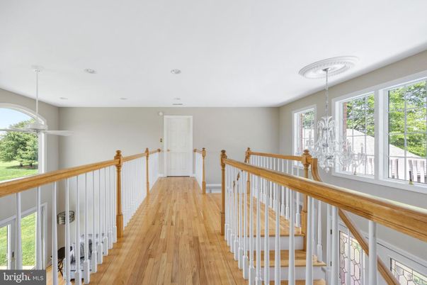 Interior, Pendant Lights, Recessed Lighting, Wood Texture Flooring