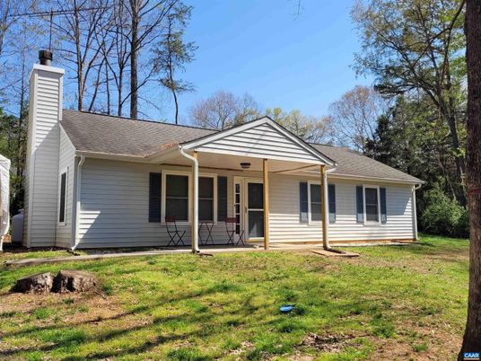 Backyard, Exterior, Facade, Ranch