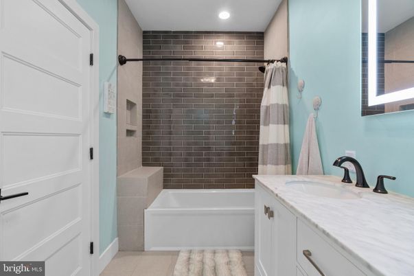 Bathroom, Interior, Recessed Lighting