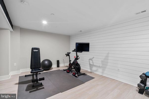 Fitness Equipment, Interior, Recessed Lighting, Wood Texture Flooring
