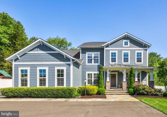 Exterior, Facade, American Craftsman