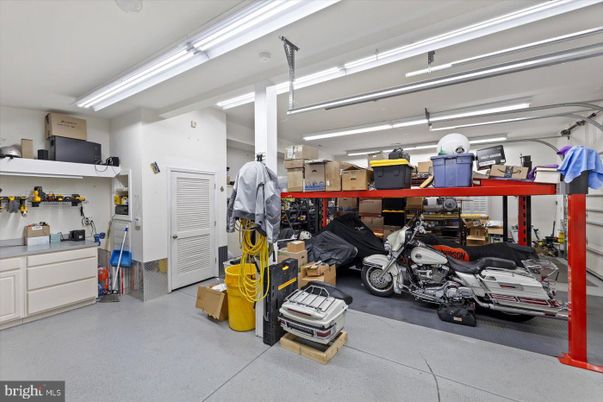 Garage, Interior