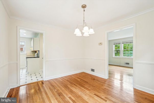 Chandelier, Empty room, Interior, Pendant Lights, Wood Texture Flooring