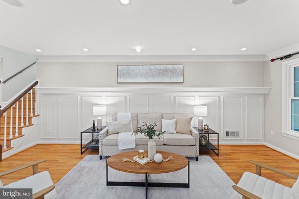 Interior, Living room, Recessed Lighting, Wood Texture Flooring