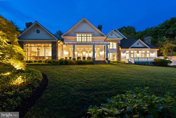 Backyard, Exterior, Facade, Farmhouse