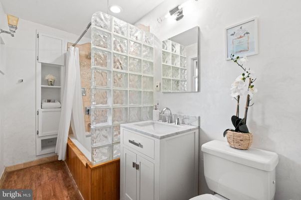 Bathroom, Interior, Recessed Lighting, Wood Texture Flooring