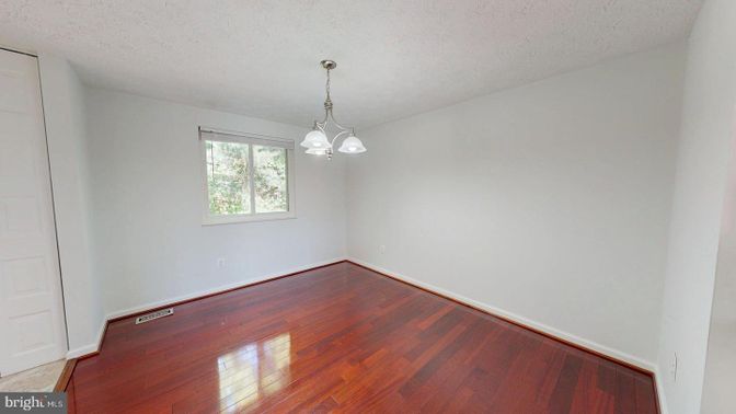 Empty room, Interior, Pendant Lights, Wood Texture Flooring