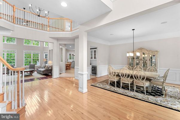 Chandelier, Dining room, Interior, Living room, Recessed Lighting, Wood Texture Flooring