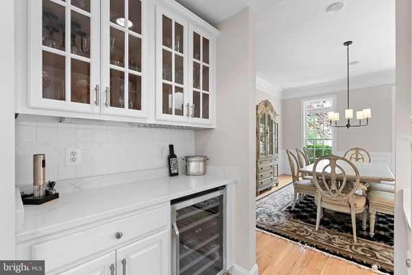 Chandelier, Dining room, Interior, Kitchen, Wood Texture Flooring