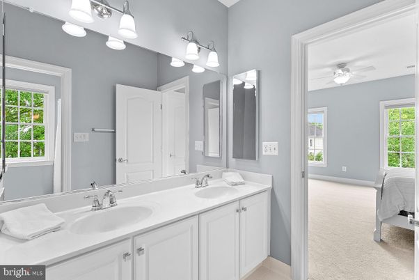 Bathroom, Dual Sink Vanities, Interior