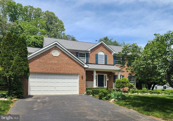 Attached, Exterior, Facade, Brick Facade, Brick Traditional