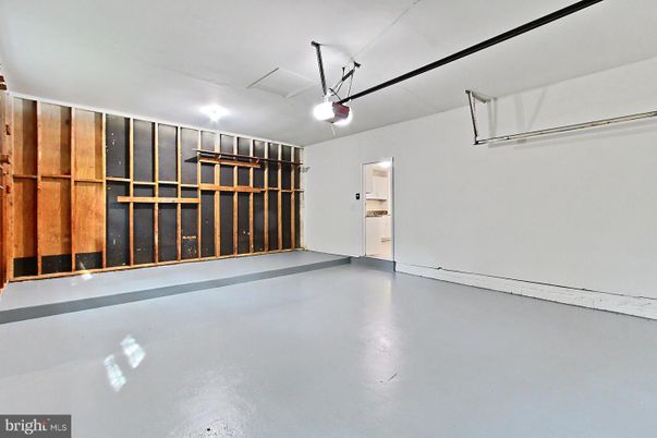 Garage, Interior