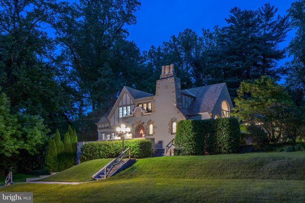 Backyard, Exterior, Facade, Tudor Revival