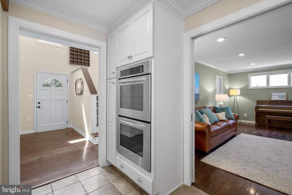 Interior, Kitchen, Piano, Recessed Lighting, Stainless Steel Appliances, Wood Texture Flooring