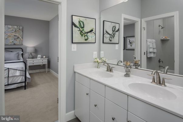 Bathroom, Bedroom, Dual Sink Vanities, Interior
