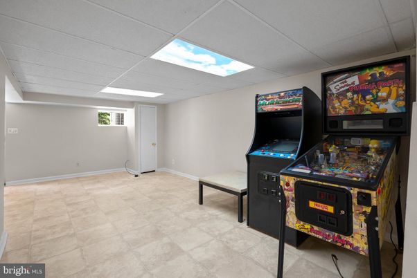 Game Room, Interior, Recessed Lighting