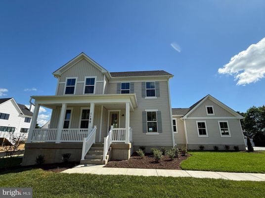 Exterior, Facade, Farmhouse