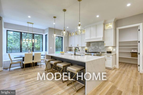 Dining room, Interior, Kitchen, Pendant Lights, Recessed Lighting, Wood Texture Flooring