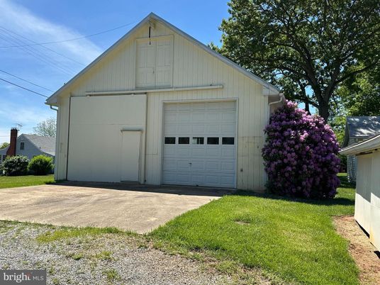 Detached Garage, Exterior