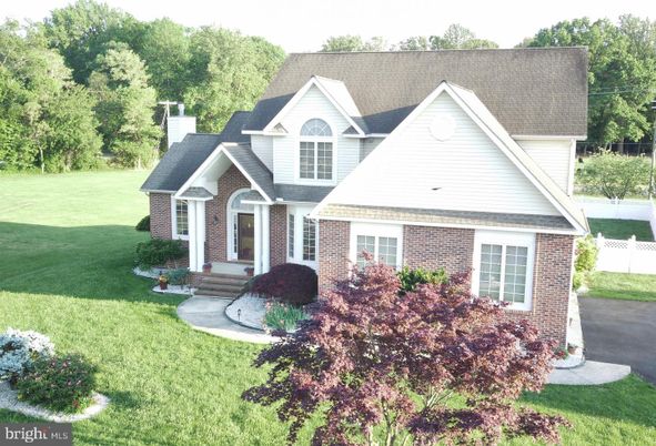 Exterior, Facade, Brick Facade, Brick Traditional