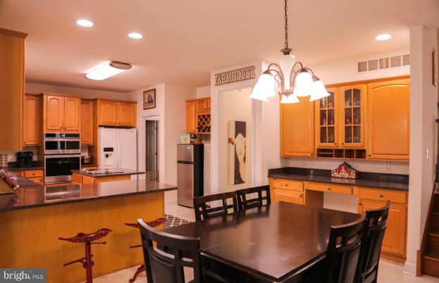 Chandelier, Dining room, Interior, Kitchen, Pendant Lights, Recessed Lighting, Stainless Steel Appliances