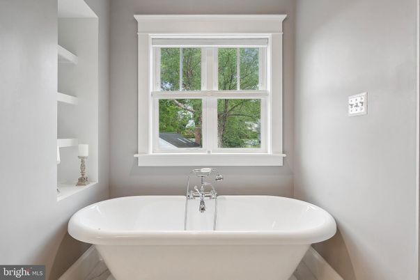 Bathroom, Free Standing Baths, Interior