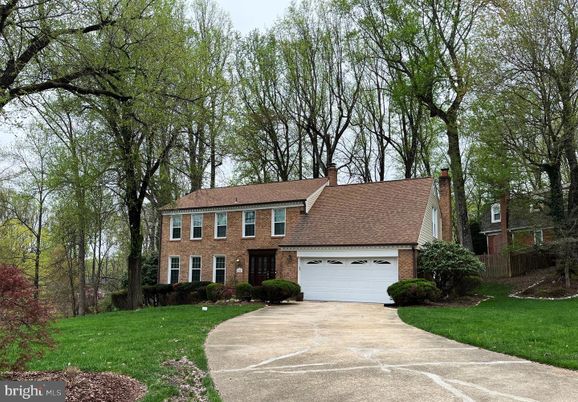 Attached, Exterior, Facade, Brick Facade, Cape Cod