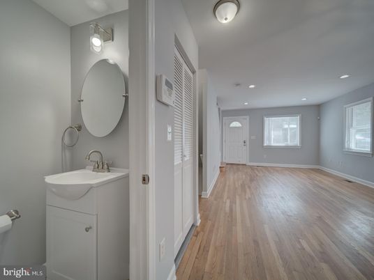 Bathroom, Interior, Recessed Lighting, Wood Texture Flooring
