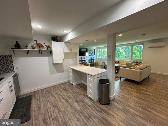 Interior, Kitchen, Living room, Pendant Lights, Recessed Lighting, Wood Texture Flooring