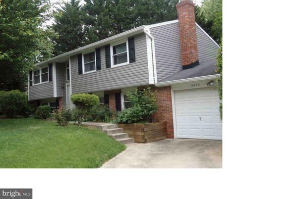 Attached, Exterior, Facade, Brick Facade, Raised Ranch