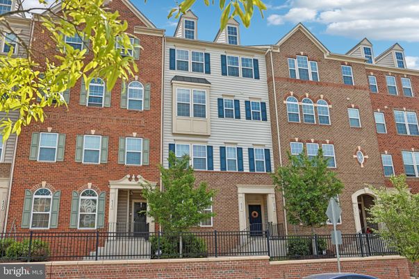 Exterior, Facade, Brick Facade, Rowhouse
