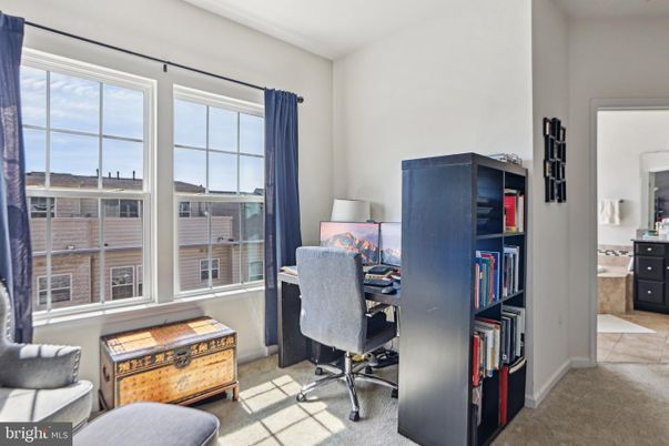 Home Office, Interior